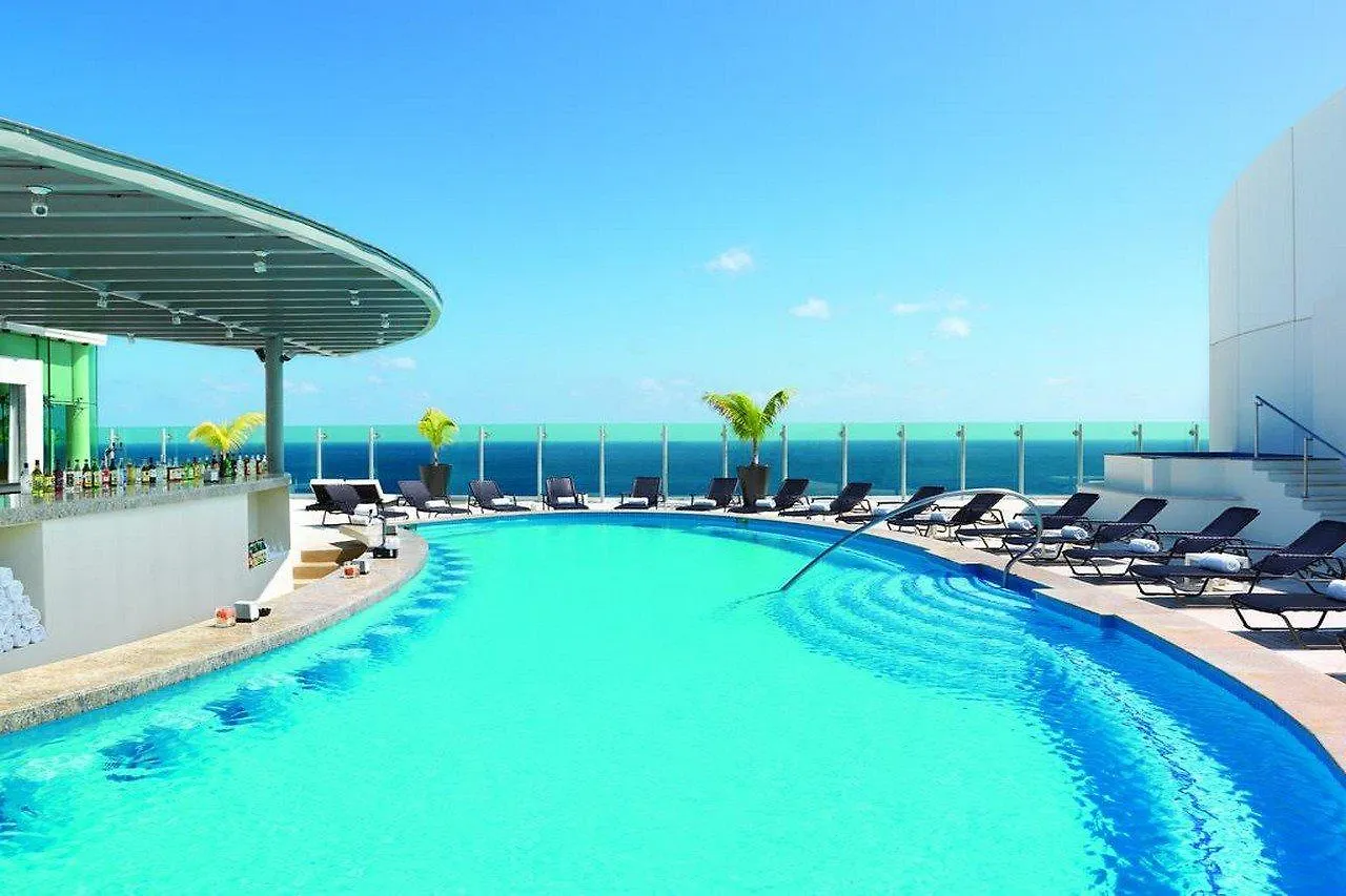 Beach Palace Cancun Resort