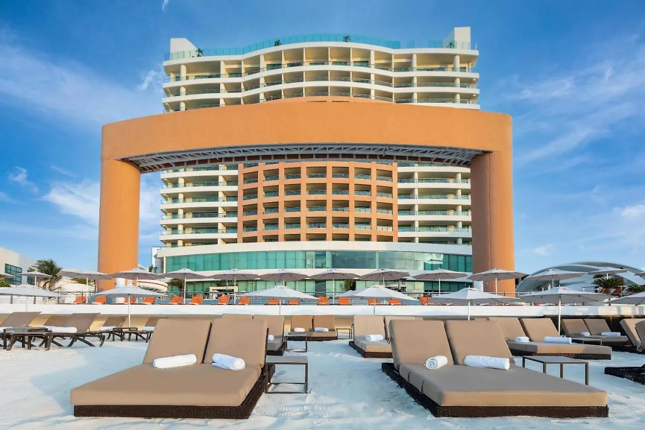 Beach Palace Cancun Resort