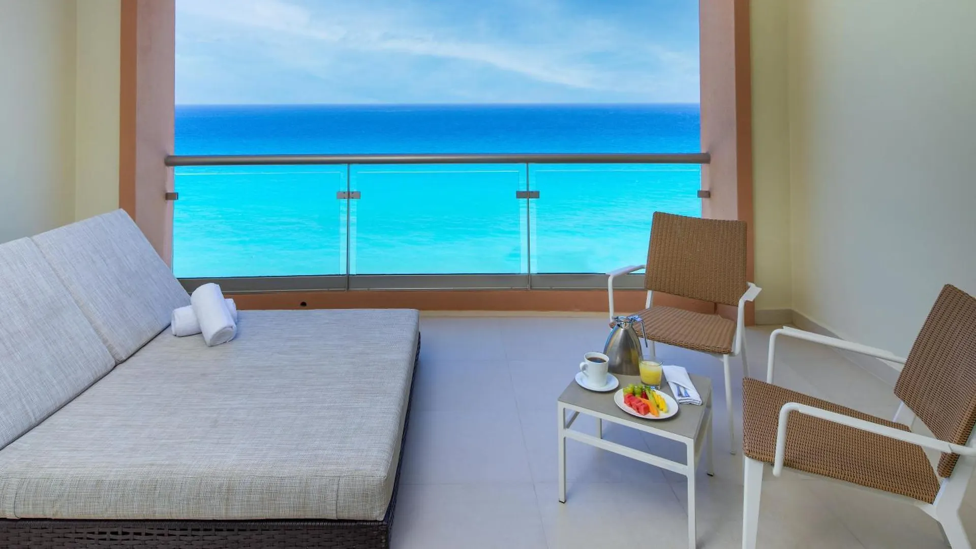 Beach Palace Cancun 5*,